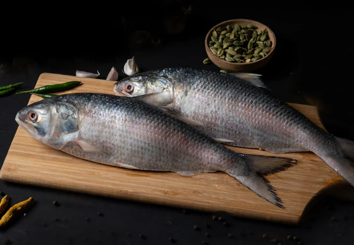 Hilsa (Gross: 700 - 900 Gm Net: 350 - 500 gm